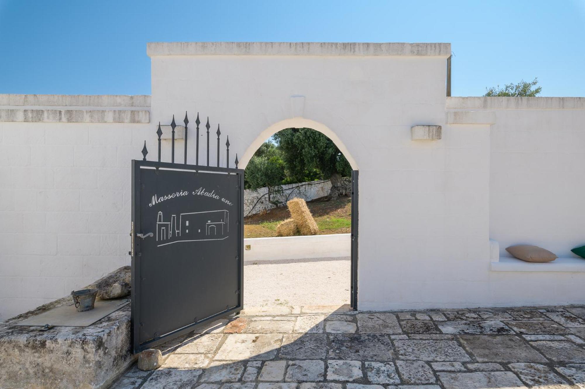 Masseria Abadia Uno Ostuni Exteriör bild
